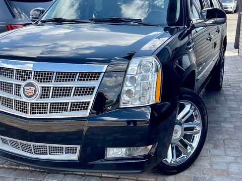 Used 2014 Cadillac Escalade ESV Platinum image 24