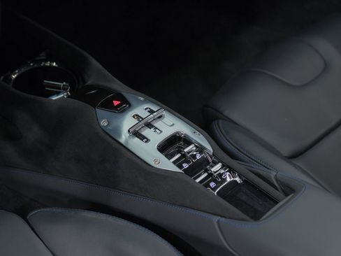 Used 2023 Ferrari SF90 Spider image 26