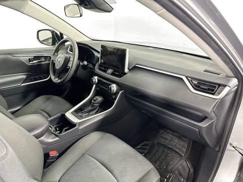 Used 2025 Toyota RAV4 XLE AWD/4WD image 27