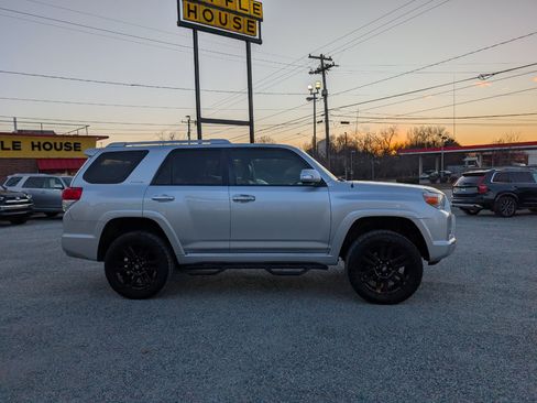 Used 2011 Toyota 4Runner Limited image 5