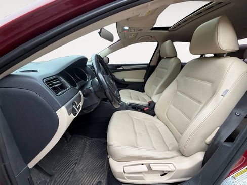 Used 2017 Volkswagen Jetta SE FWD image 10