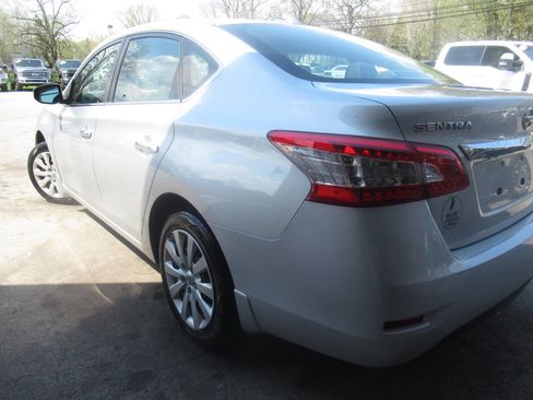 Used 2015 Nissan Sentra SV FWD image 10