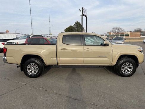 Used 2018 Toyota Tacoma SR5 image 7