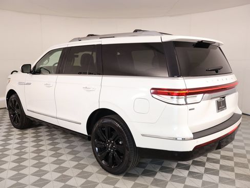 Used 2024 Lincoln Navigator Reserve AWD/4WD image 25