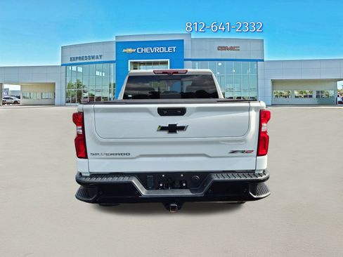 Used 2022 Chevrolet Silverado 1500 ZR2 w/ Technology Package image 6