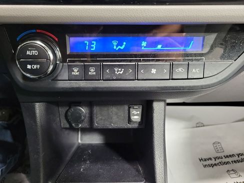 Used 2014 Toyota Corolla LE image 17