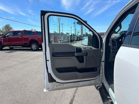 Used 2017 Ford F150 XLT w/ Equipment Group 301A Mid AWD/4WD image 12