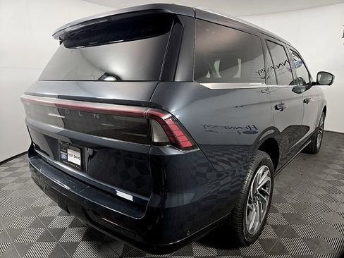 Certified 2025 Lincoln Navigator Reserve AWD/4WD image 5