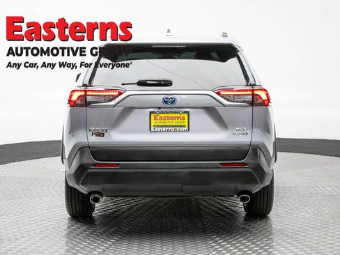 Used 2021 Toyota RAV4 XLE w/ XLE Grade Weather Package AWD/4WD image 6