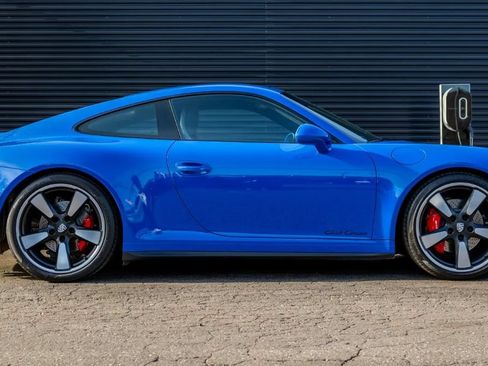 Used 2016 Porsche 911 Carrera GTS RWD image 2