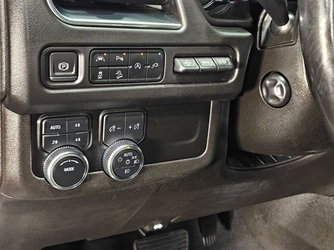 Used 2021 GMC Yukon AT4 w/ AT4 Premium Package image 9