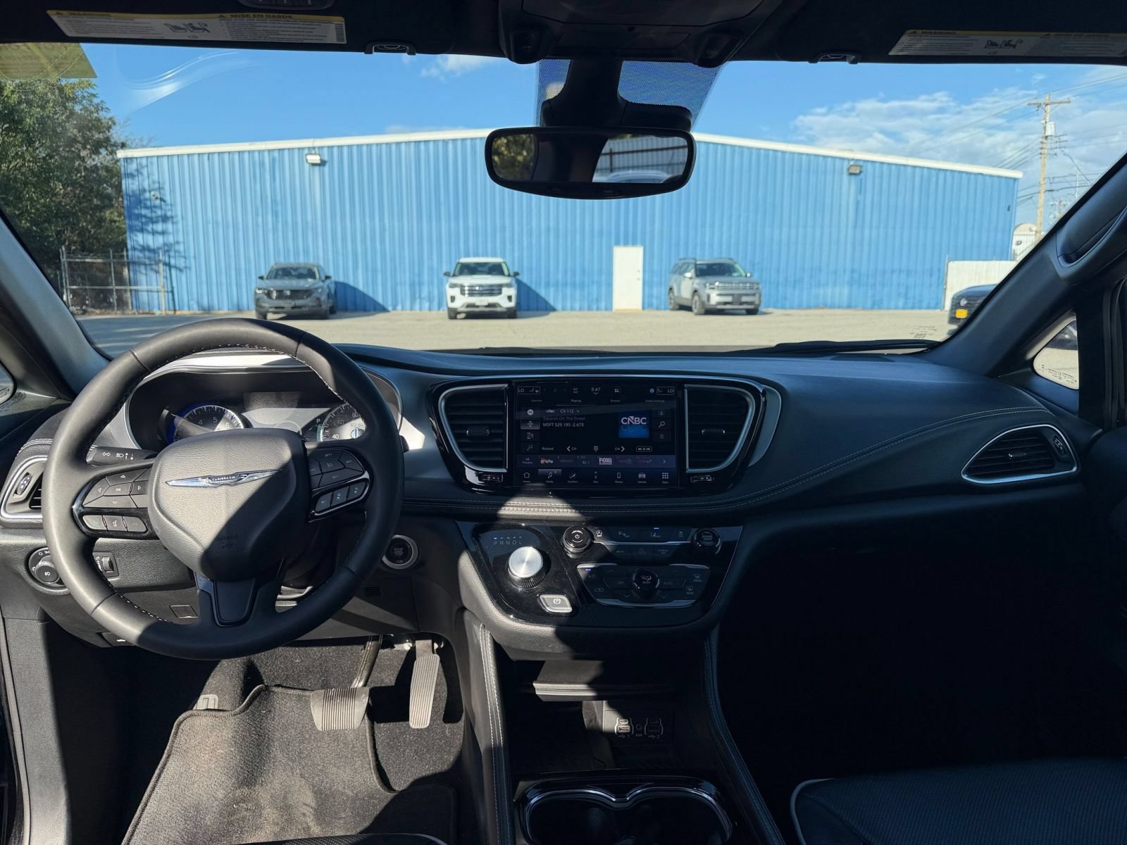 Used 2025 Chrysler Pacifica Limited FWD image 37