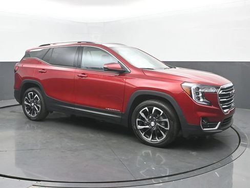 Used 2023 GMC Terrain SLT w/ LPO, Floor Liner Package FWD image 7