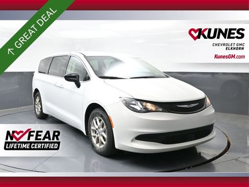 Used 2024 Chrysler Voyager LX image 1