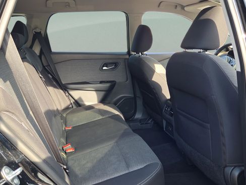 Used 2021 Nissan Rogue SV FWD image 14