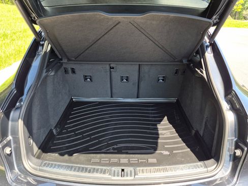 Certified 2026 Porsche Macan AWD/4WD image 25
