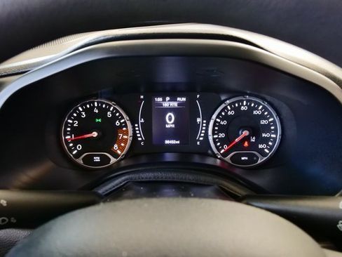 Used 2023 Jeep Renegade Latitude image 18