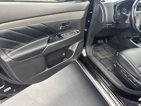 Used 2020 Mitsubishi Outlander SEL image 30