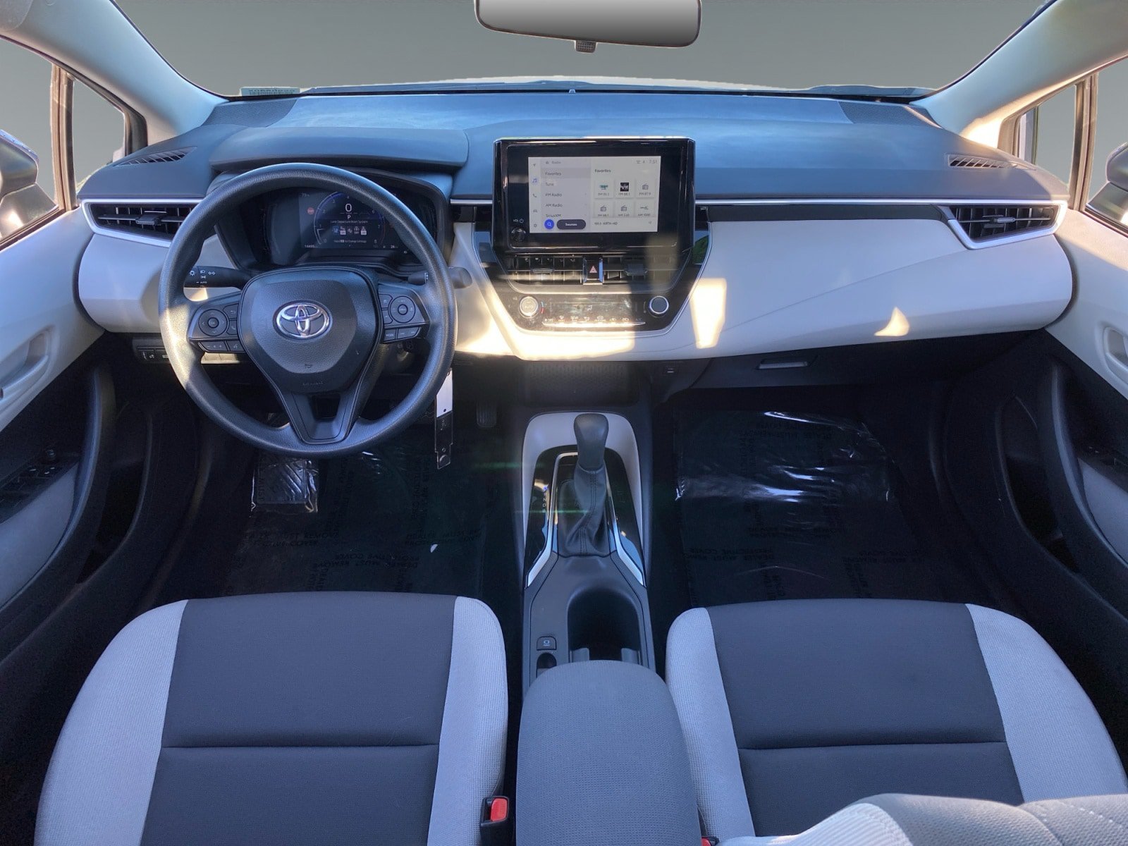 Used 2026 Toyota Corolla LE FWD image 10