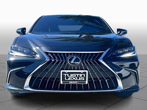 Used 2024 Lexus ES 300h w/ Premium Package image 4
