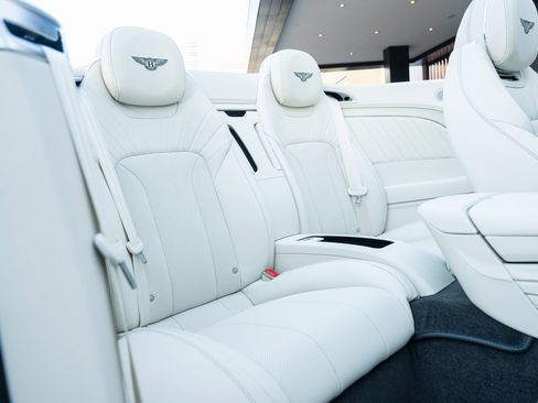 Used 2024 Bentley Continental GT V8 image 50