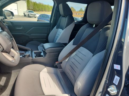 Used 2025 Toyota Tacoma TRD Off-Road image 22