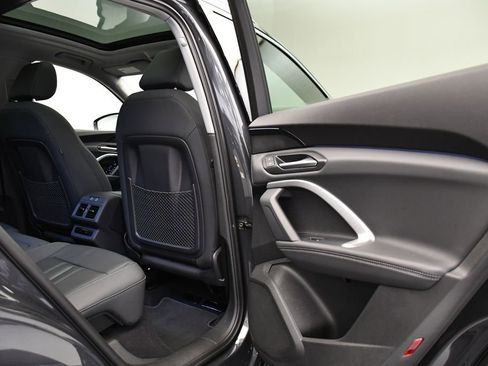 Used 2025 Audi Q5 Premium w/ Convenience Package image 50