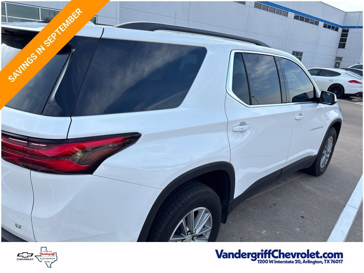 Used 2023 Chevrolet Traverse LT FWD image 7