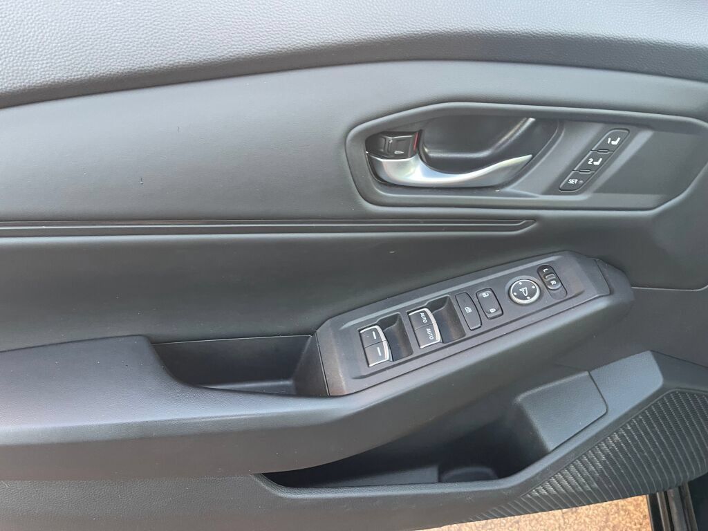 Used 2024 Honda Accord EX-L image 8