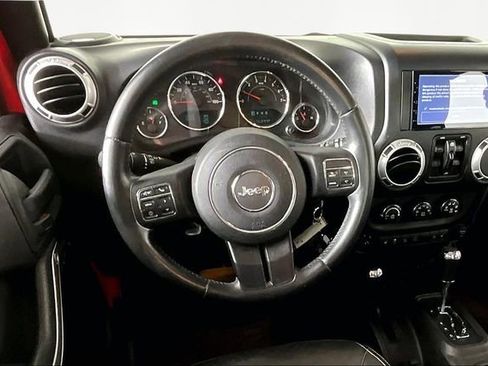 Used 2015 Jeep Wrangler Unlimited Sahara w/ Connectivity Group image 8