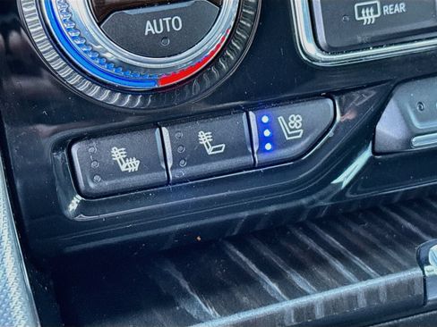 Used 2023 GMC Yukon Denali RWD image 21