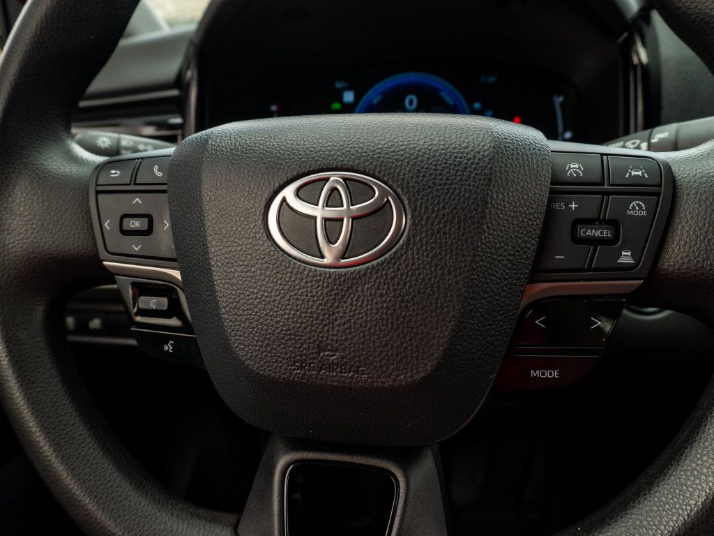 Used 2025 Toyota Camry LE FWD image 29