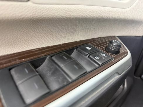 Used 2021 Toyota Sienna LE FWD image 32