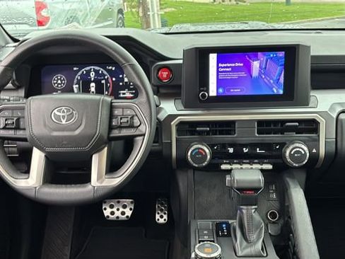 Used 2025 Toyota Tacoma TRD Sport AWD/4WD image 8