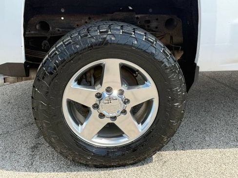 Used 2017 Chevrolet Silverado 2500 LT AWD/4WD image 15
