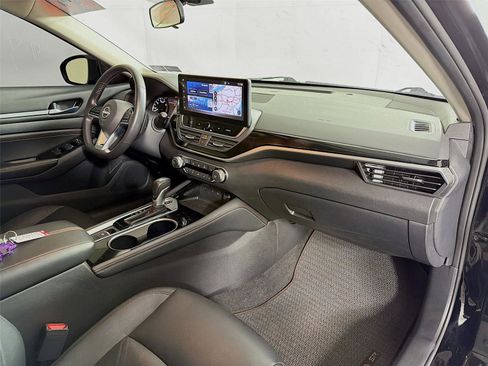 Used 2023 Nissan Altima 2.5 SR w/ SR Premium Package AWD/4WD image 29