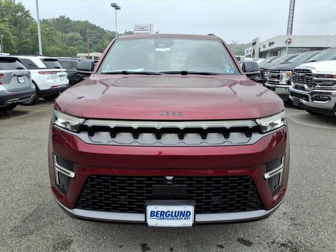 New 2026 Jeep Grand Wagoneer Limited AWD/4WD image 9