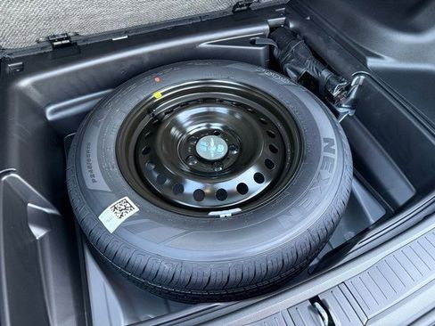 New 2025 Jeep Grand Cherokee Altitude image 22