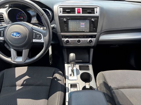 Used 2017 Subaru Outback 2.5i Premium AWD/4WD image 16