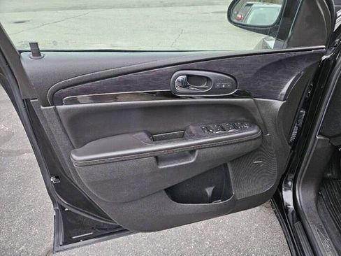Used 2017 Buick Enclave Premium image 13