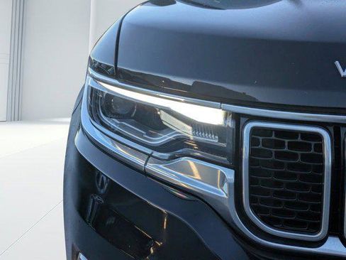 Used 2024 Jeep Wagoneer Series II image 8