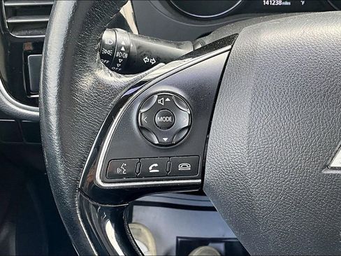 Used 2017 Mitsubishi Outlander SE image 10