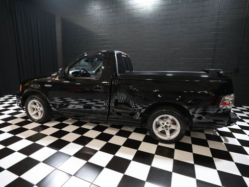 Used 2000 Ford F150 Lightning RWD image 31