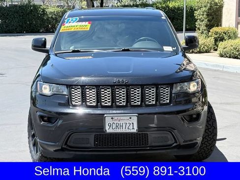 Used 2019 Jeep Grand Cherokee Altitude RWD image 3