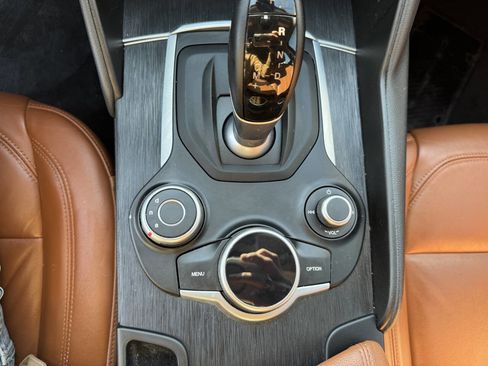 Used 2018 Alfa Romeo Giulia AWD image 21