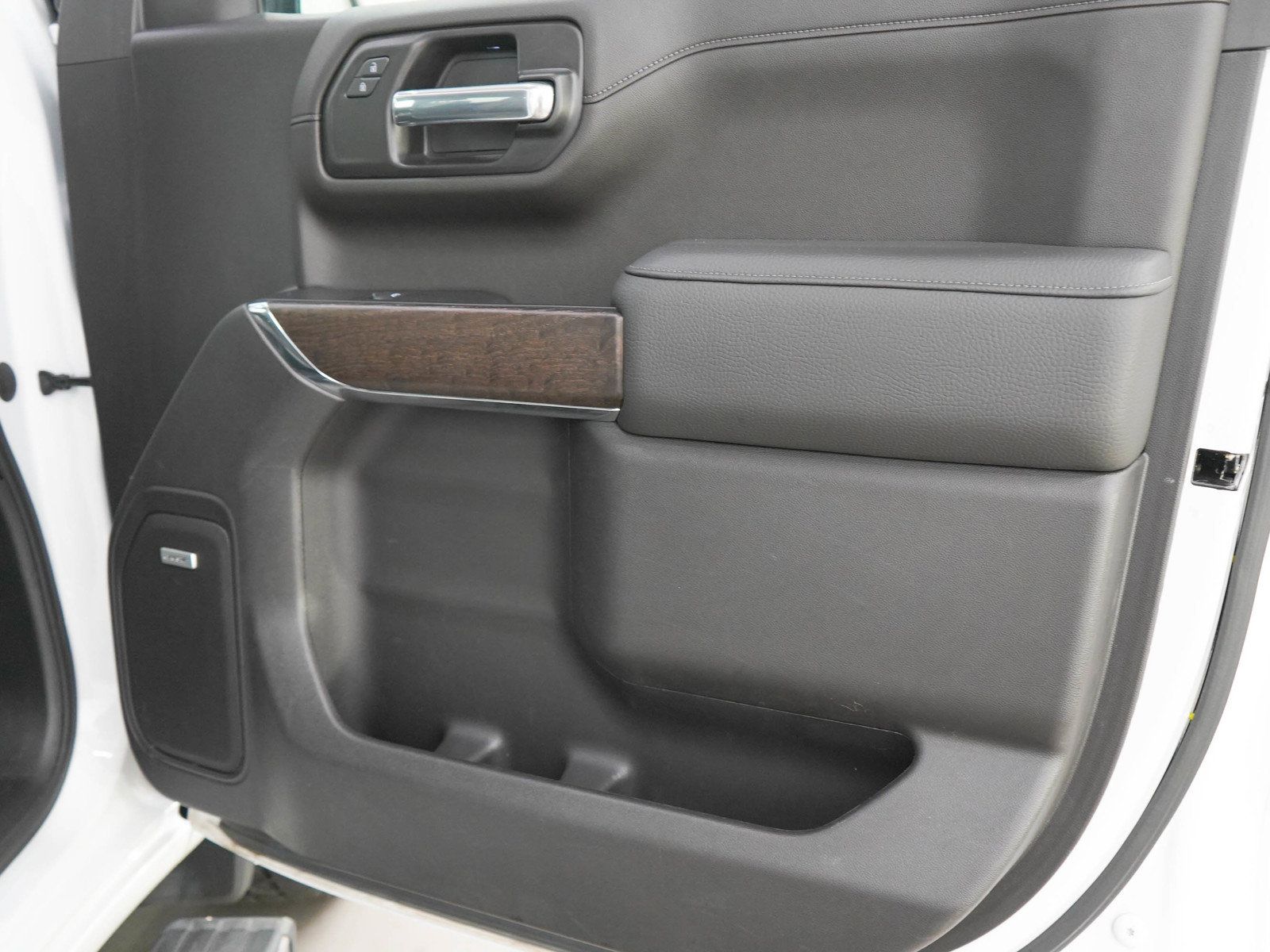 Used 2021 GMC Sierra 1500 Denali w/ Denali Premium Package AWD/4WD image 9