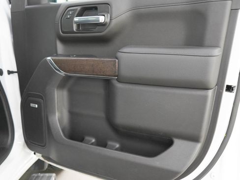Used 2021 GMC Sierra 1500 Denali w/ Denali Premium Package AWD/4WD image 9