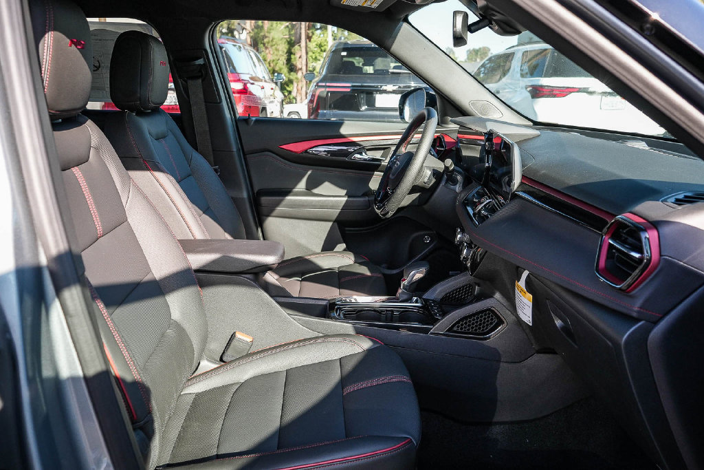 New 2026 Chevrolet TrailBlazer RS w/ Convenience Package AWD/4WD image 15