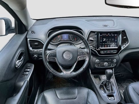 Used 2019 Jeep Cherokee Limited w/ Technology Group FWD image 22