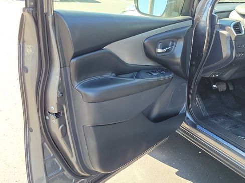 Used 2019 Nissan Murano SV AWD/4WD image 6
